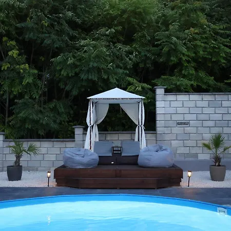 Utopia Villa *